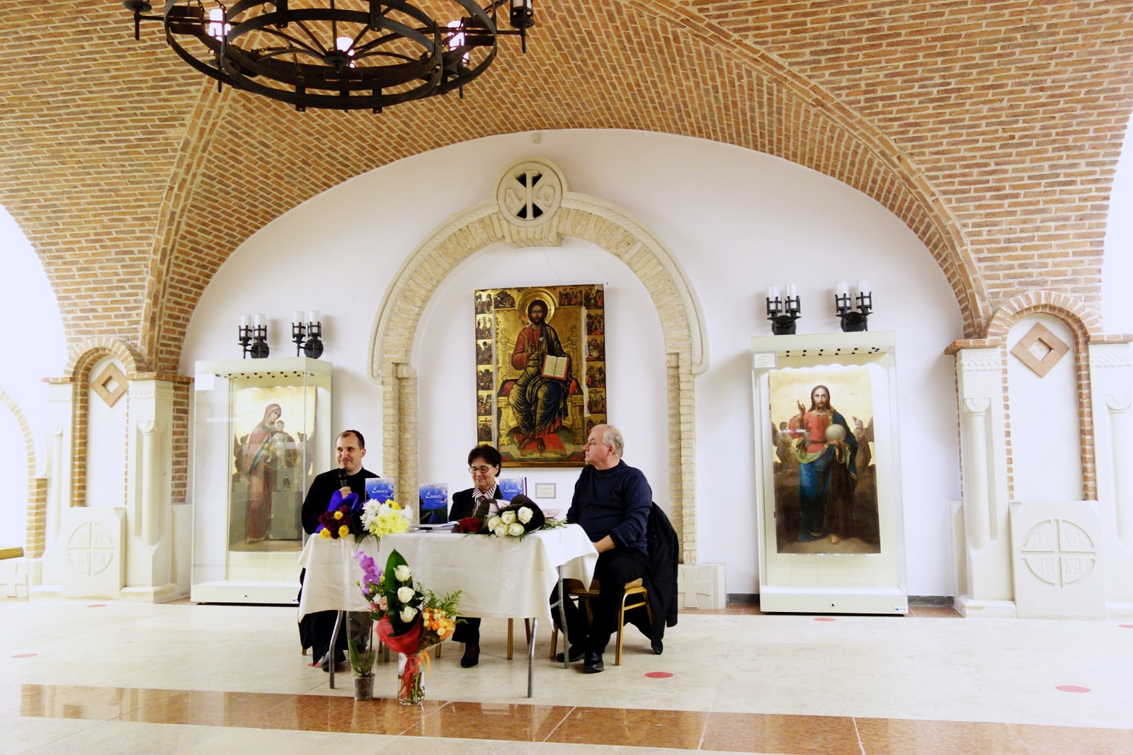 Muzeul Mitropoliei – 18 septembrie 2021 - Lansare Carte in prezenta autoarei Rodica M. Calin 